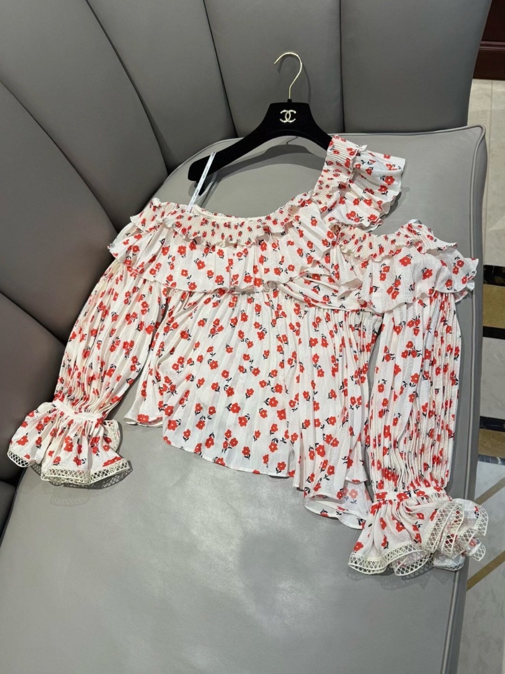 🚩steal Self-Portrait White Blouse with Red Floral Print